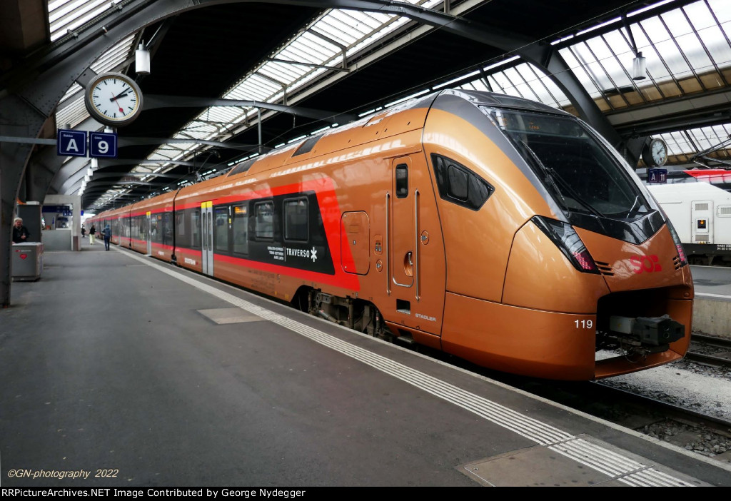 SOB 526 A copper colored "Voralpen Express" Traverso at the station